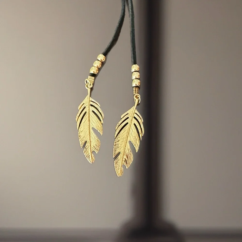 Bohemian Faux Leather Rope Necklace w/ Feather Pendants - Picture 3 of 4